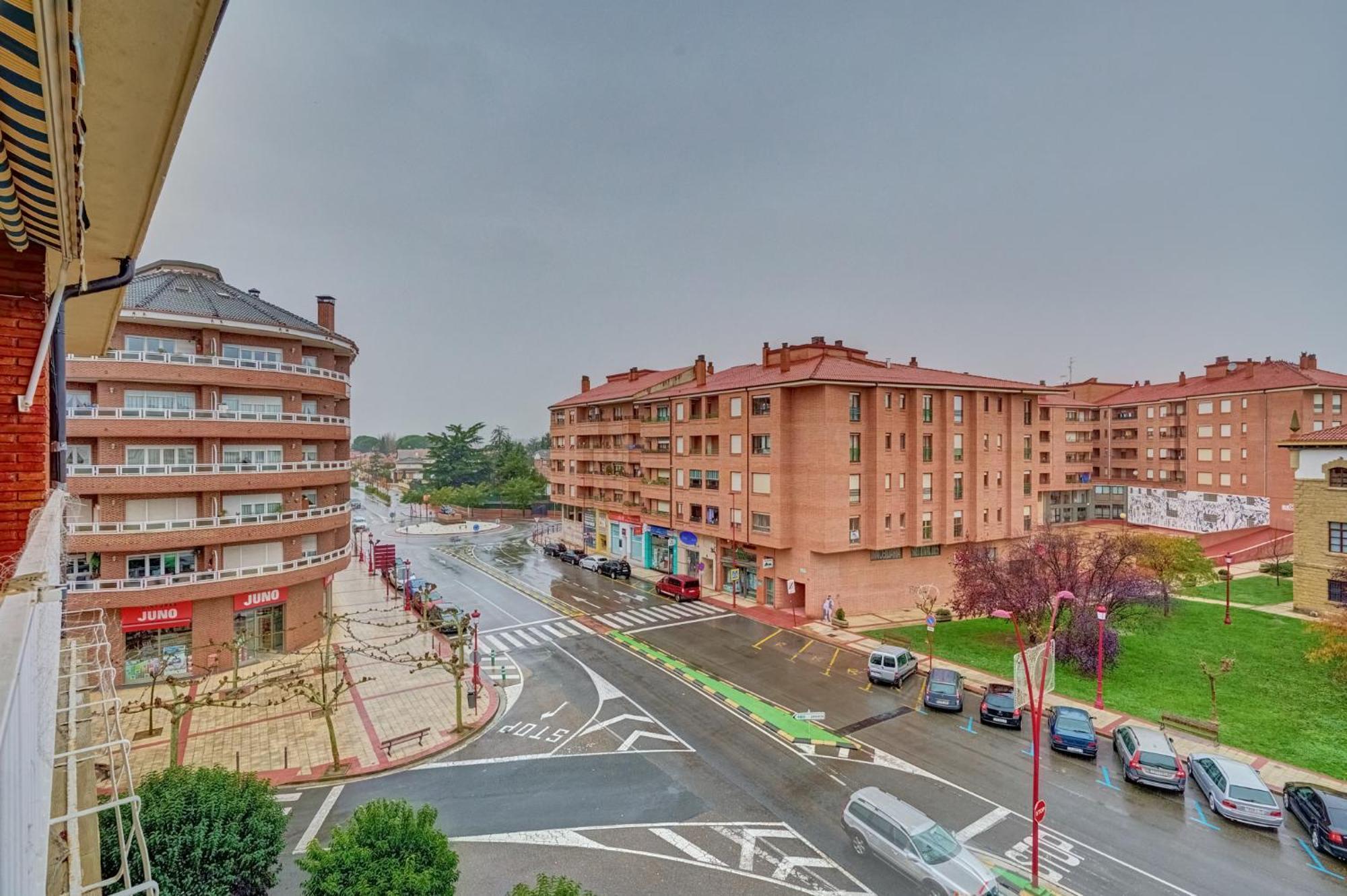 Chestnut By Clabao Apartment Haro Luaran gambar